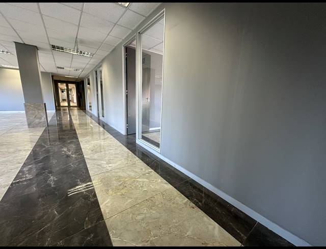 317M² OFFICE TO LET IN WOODMEAD